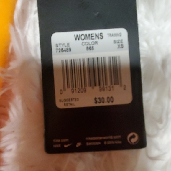 NWT women's nike pro tank - Picture 3 of 5